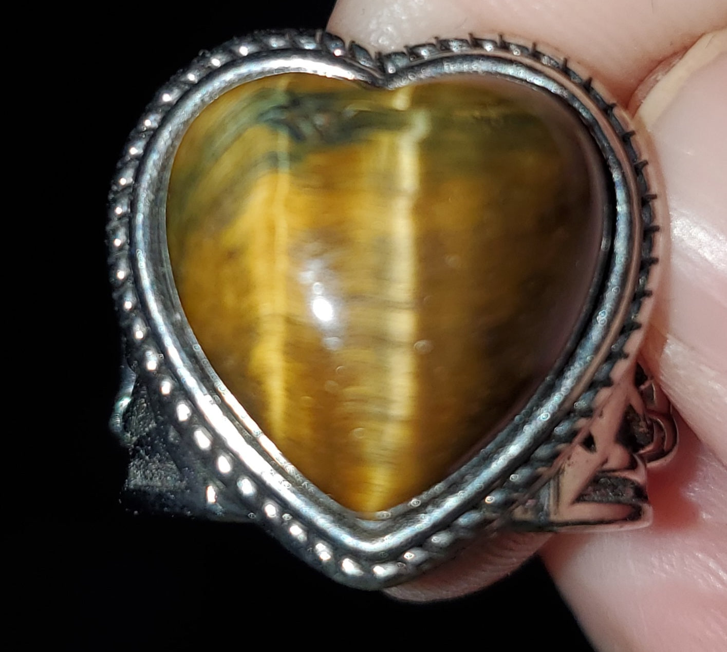 Heart tiger eye 1